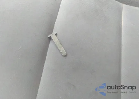 2013 Honda Insight Lx z USA, uszkodzony, nr VIN JHMZE2H51DS004359